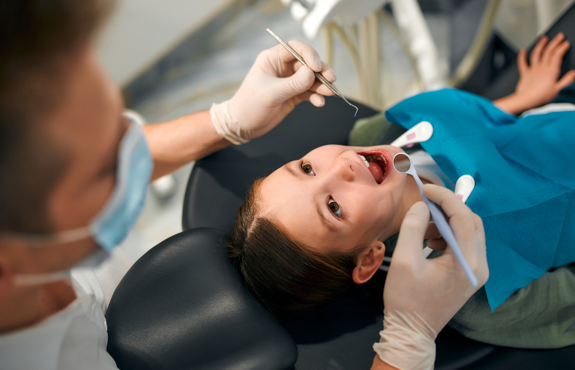 ¿A qué edad llevar a los niños al dentista por primera vez?